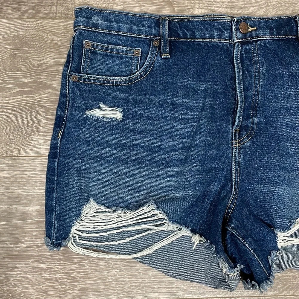 Calvin Klein High Rise Distressed Denim Jean Shorts 32 - Picture 4 of 15
